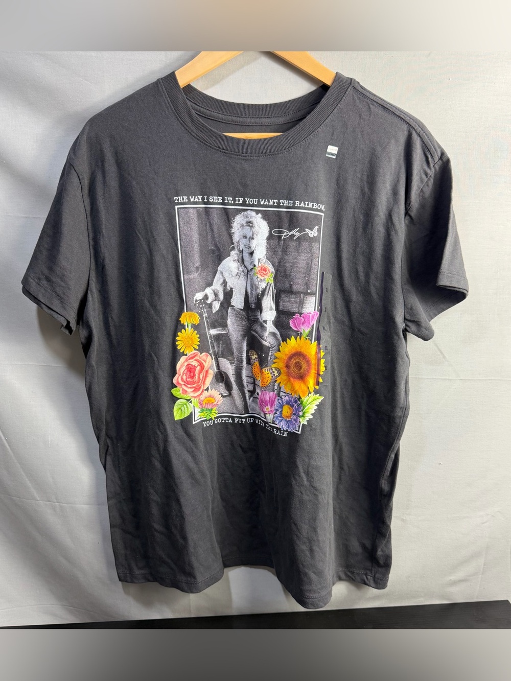 Dolly Parton graphic tee size XL